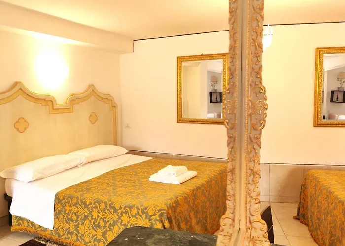 Rubino Flat Canal View