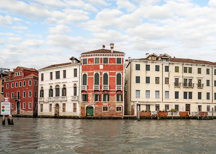 Rubino Flat Canal View * Venice