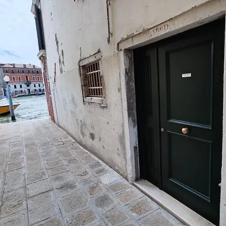 Rubino Flat Canal View * Venecia