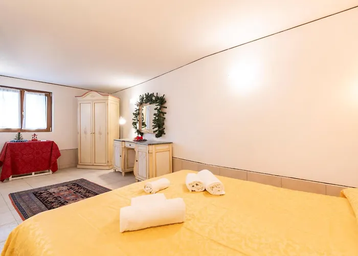 Rubino Flat Canal View *